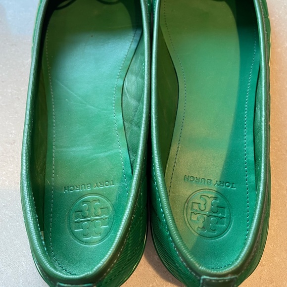 Tory Burch Caruso Sneaker | Green - Picture 5 of 9